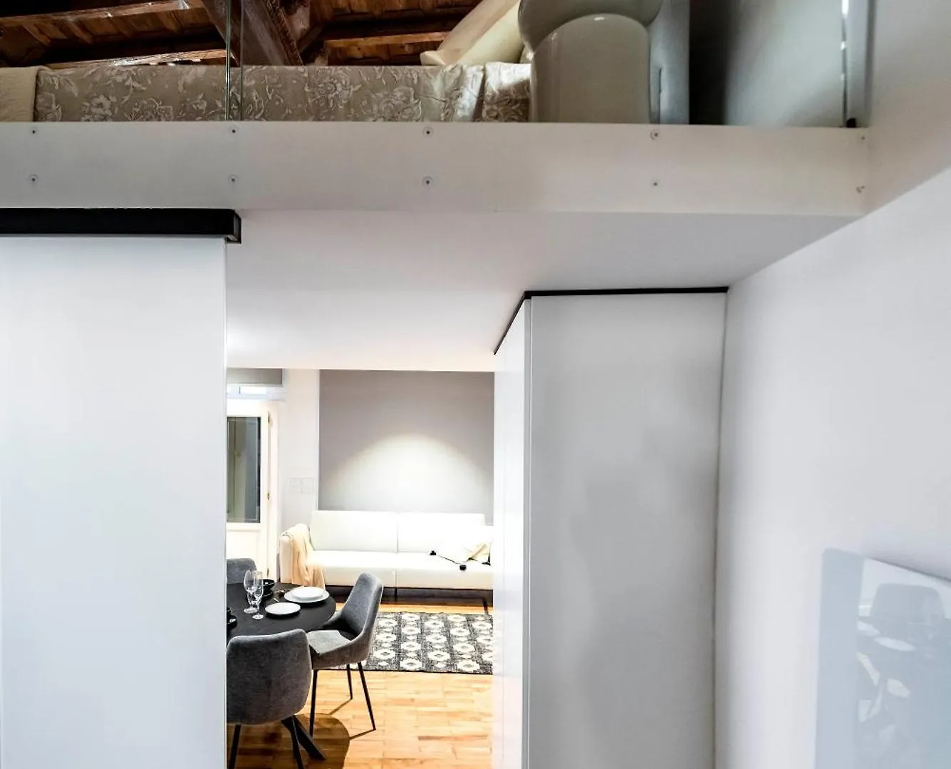 Dream Suites Milano Duomo 0*,