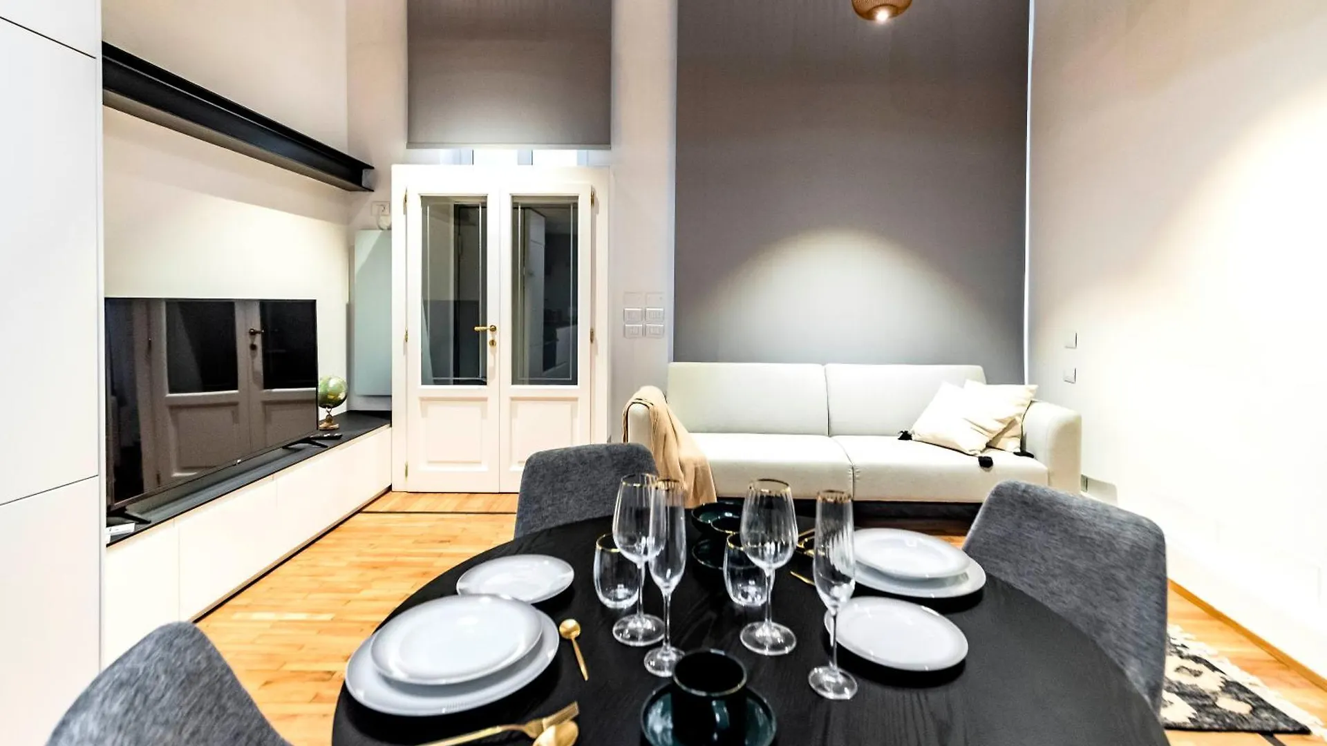 Dream Suites Milano Duomo Apartment